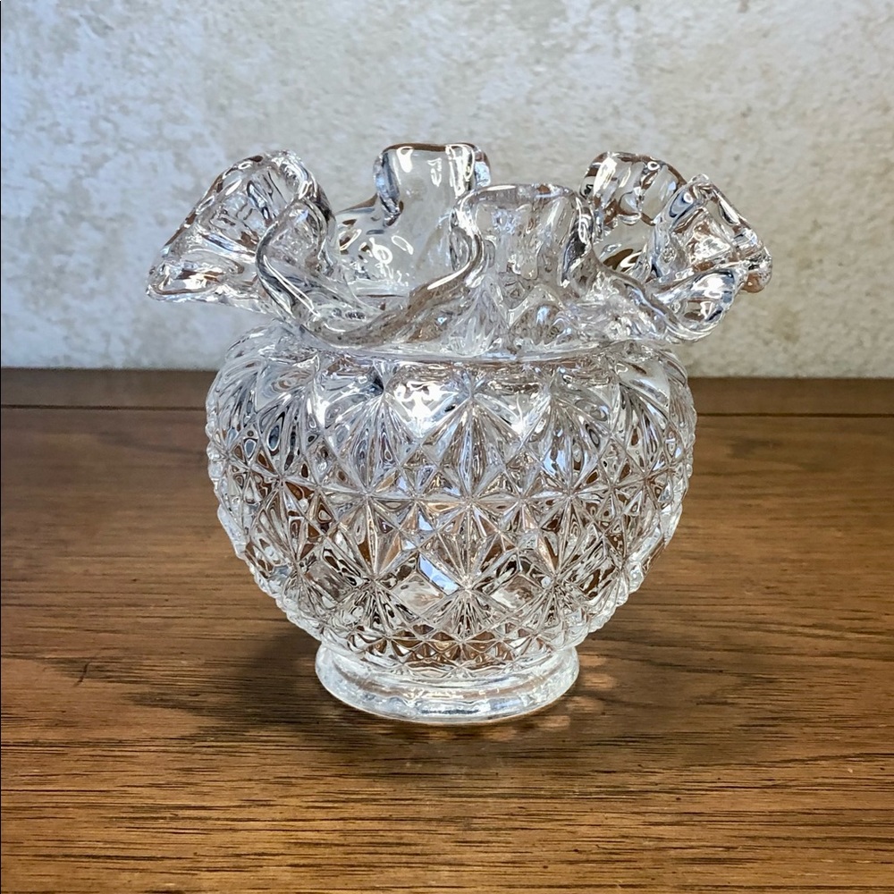 1970s vintage clear Fenton ruffle edge crimped rose bowl